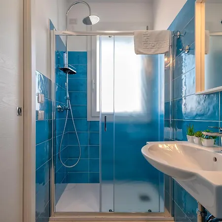 Nuo Guest house *